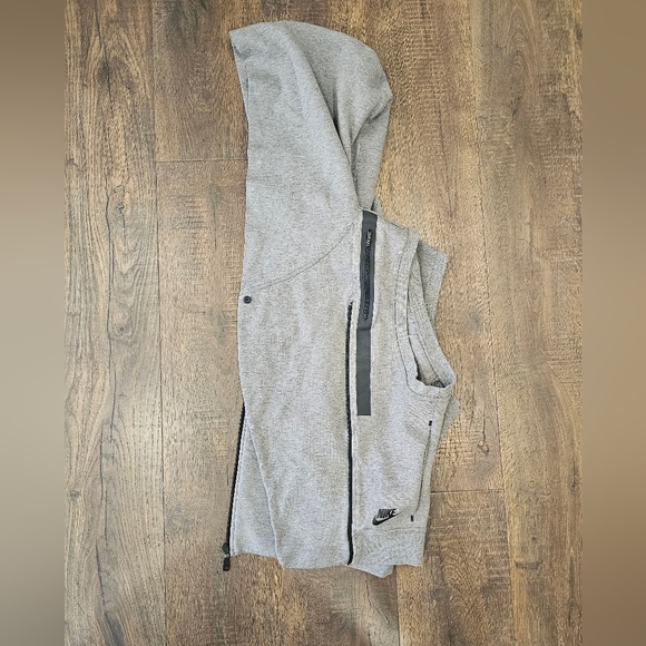 NWOT Nike Heather Gray Sleeveless Hoodie - Picture 1 of 4